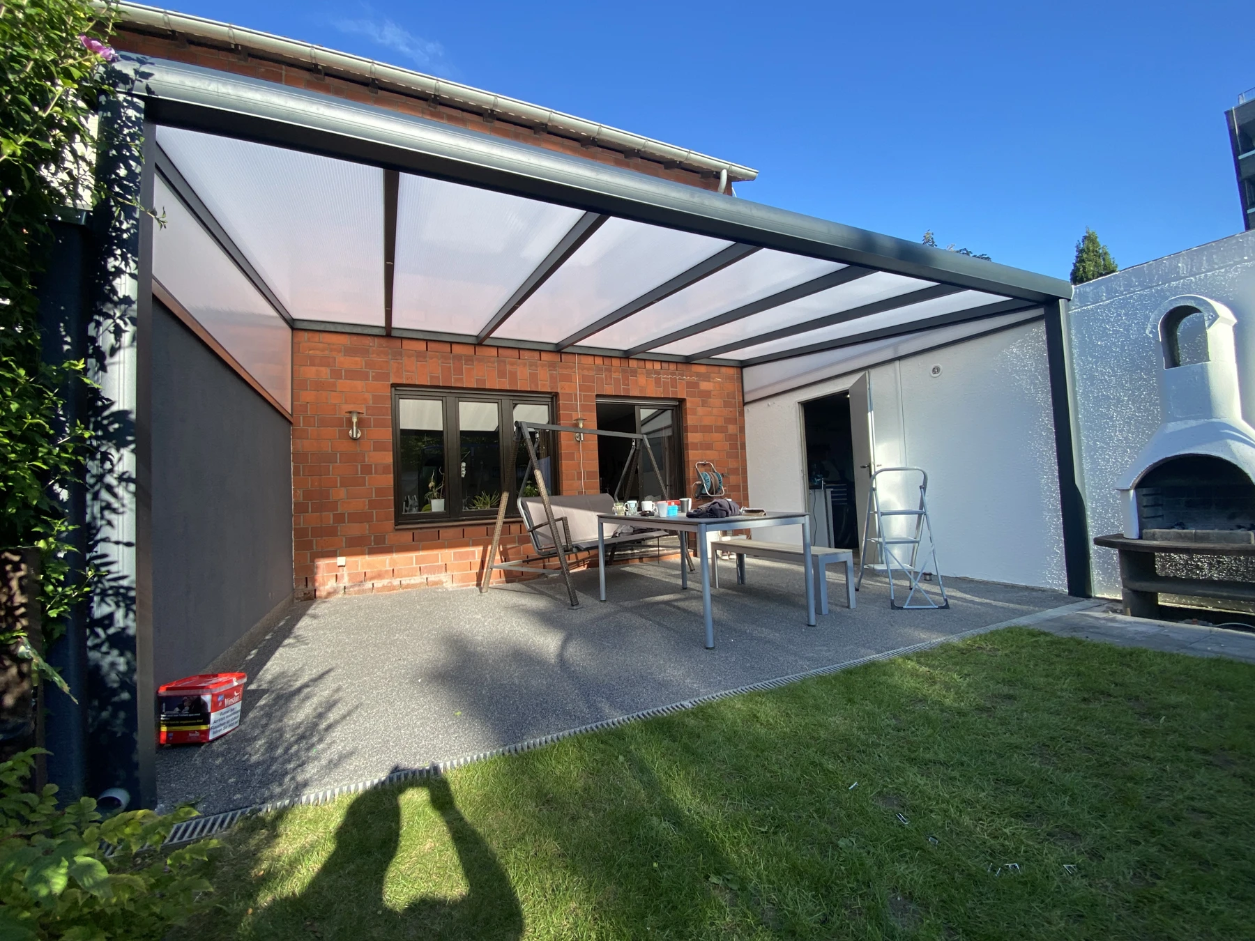 De geplaatste aluminium veranda in Neuss
